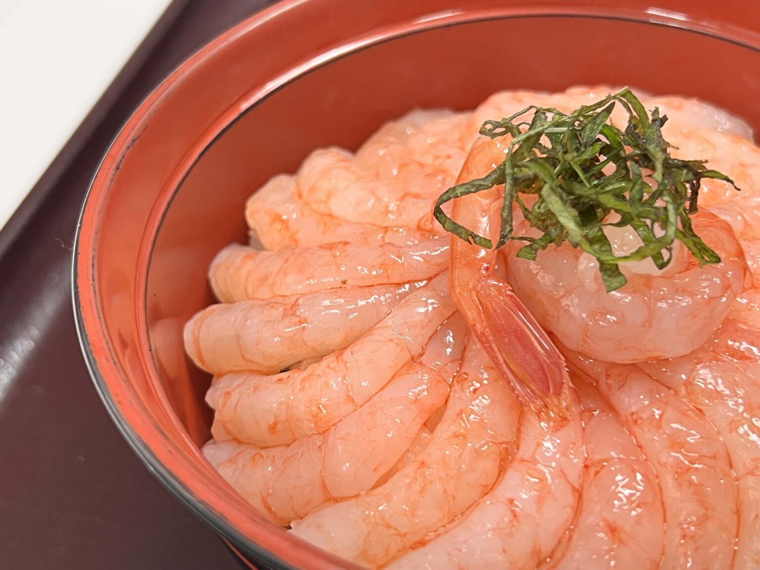 えびチーズ丼 元祖！ えびがそびえ立つ 海鮮丼のお店 海さくら蝦夷海です♪ 観光で